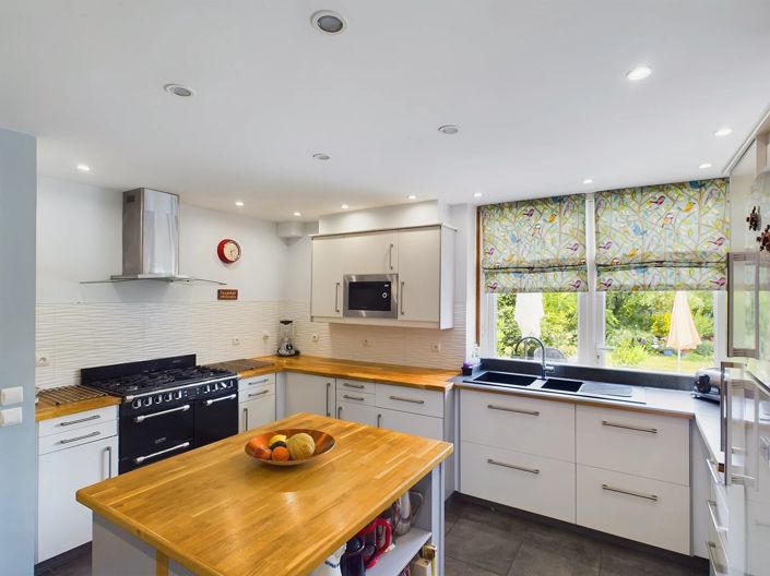 Image No.3-4 Bed House for sale