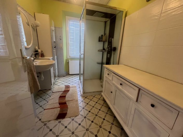 Image No.12-5 Bed House for sale