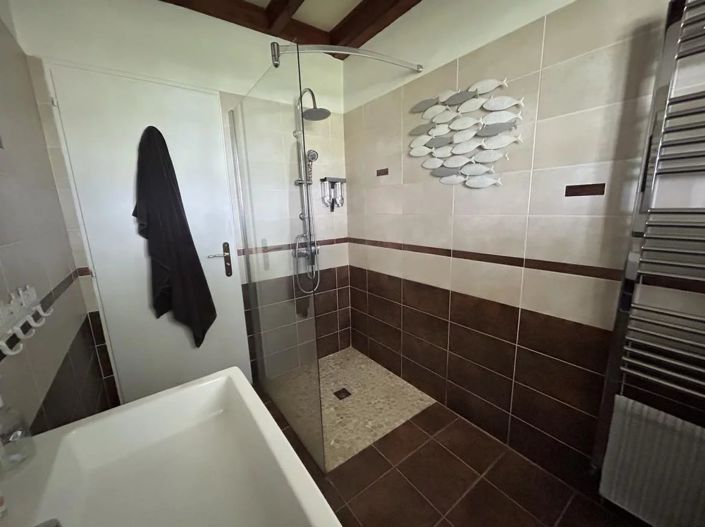 Image No.14-4 Bed Farmhouse for sale