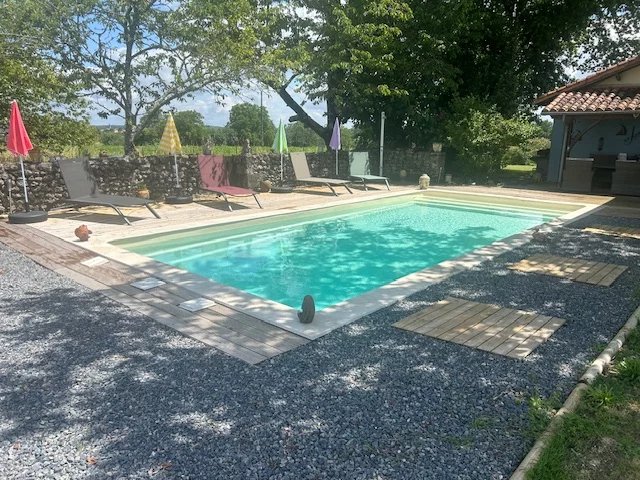 Image No.2-4 Bed Farmhouse for sale