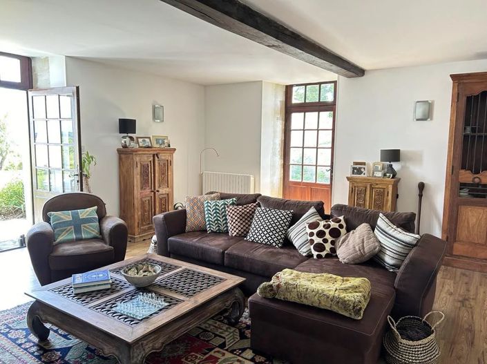 Image No.8-4 Bed Farmhouse for sale