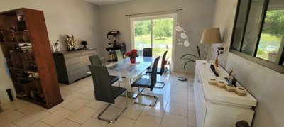 8240170a1dd87986a51f1784889c08cfe08547efda192