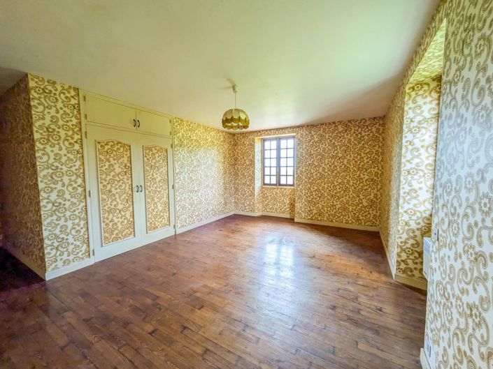 Image No.7-6 Bed House for sale