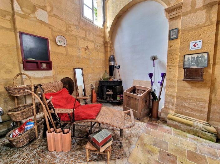 Image No.12-2 Bed House for sale