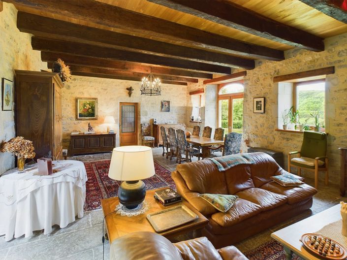 Image No.7-5 Bed House for sale