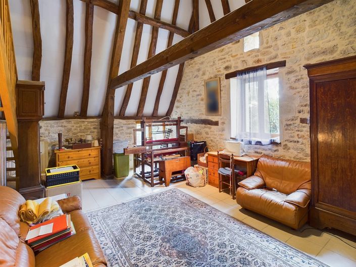 Image No.8-5 Bed House for sale