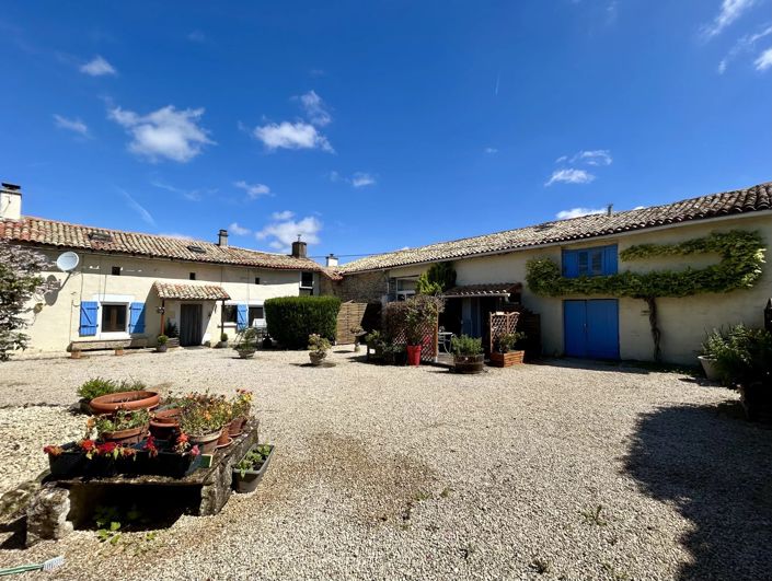 Image No.1-Maison de village de 4 chambres à vendre à Messé