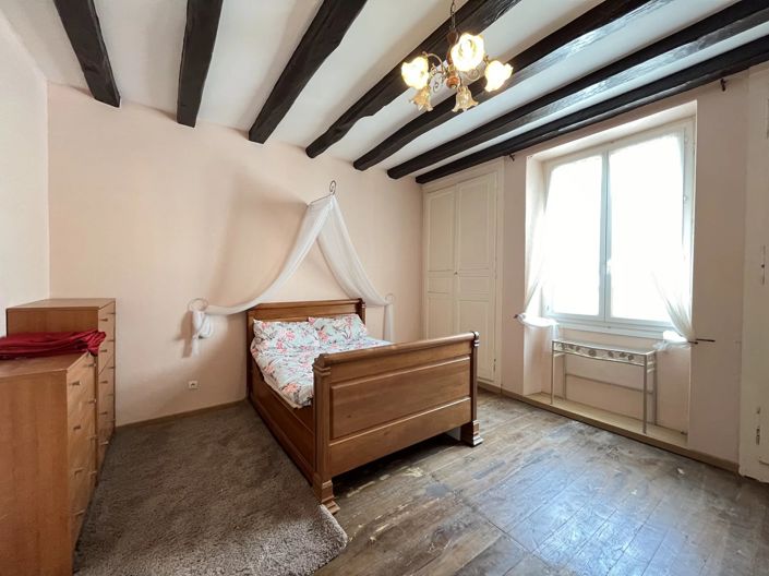 Image No.8-6 Bed House for sale