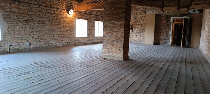 Image No.12-2 Bed Farmhouse for sale