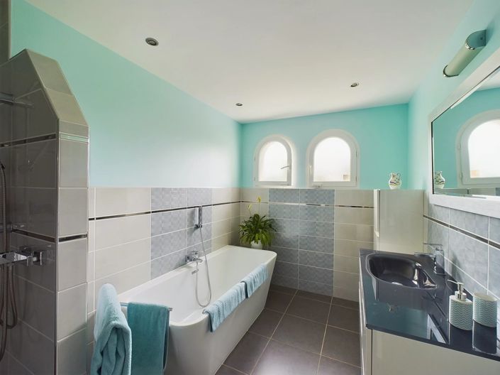 Image No.9-4 Bed House for sale