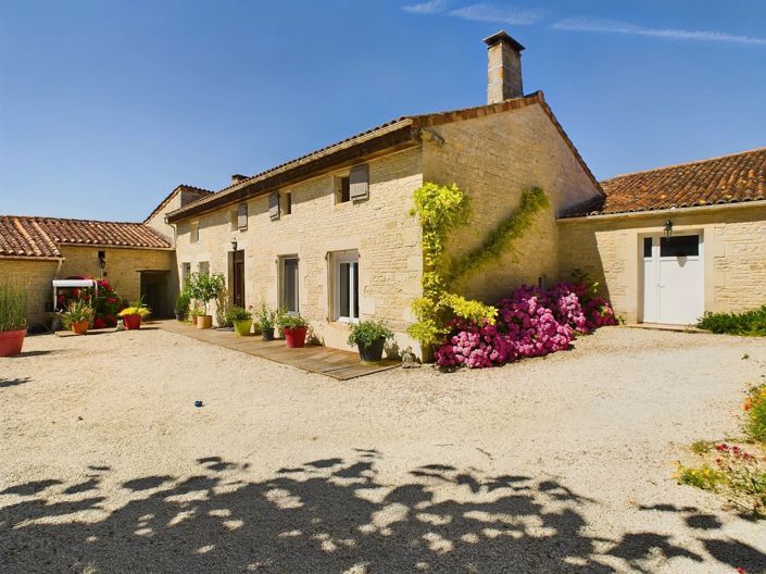 Image No.1-4 Bed House for sale