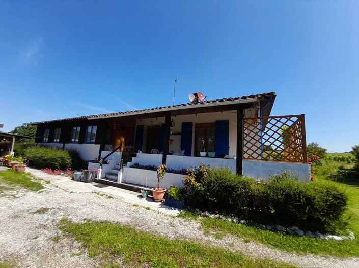 Image No.1-3 Bed Village House for sale