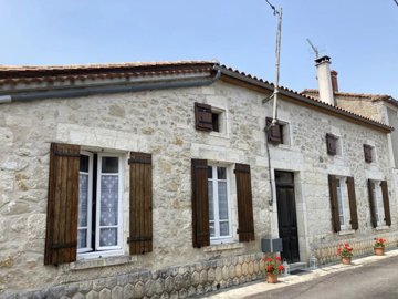 1 - Saint-Vallier, Village House