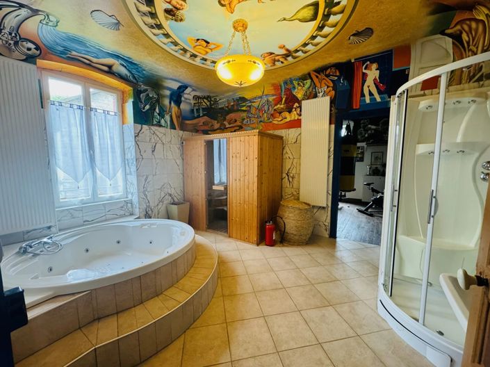 Image No.8-4 Bed House for sale