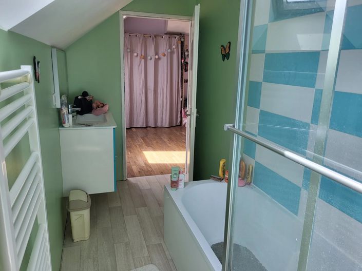 Image No.11-3 Bed House for sale