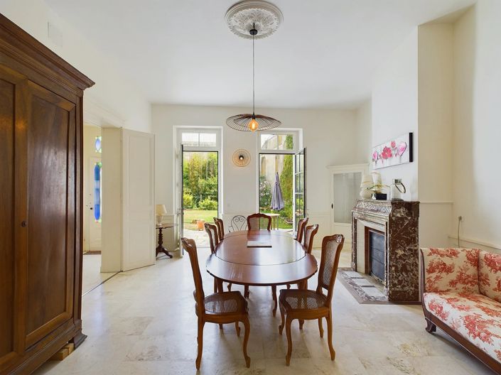 Image No.3-5 Bed House for sale