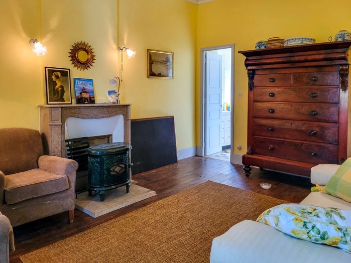 Image No.8-5 Bed House for sale