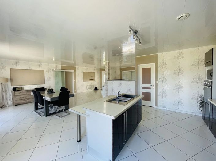 Image No.5-3 Bed House for sale