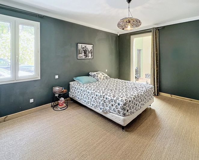 Image No.5-7 Bed House for sale