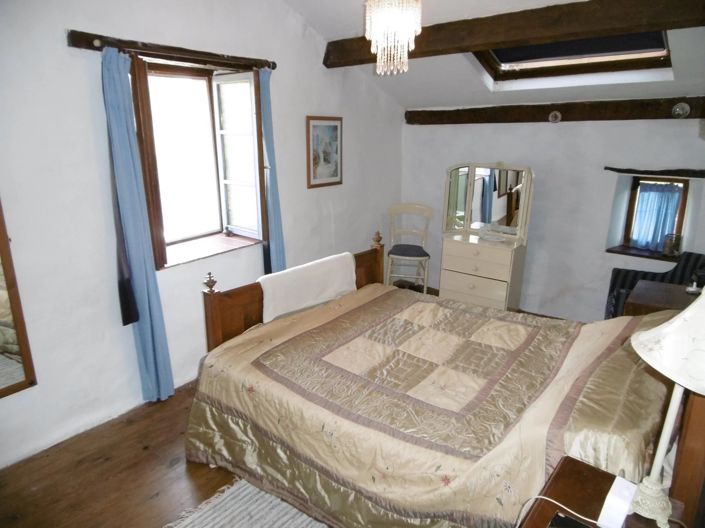 Image No.9-5 Bed House for sale