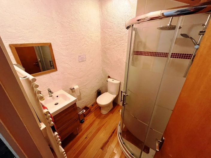 Image No.10-4 Bed House for sale