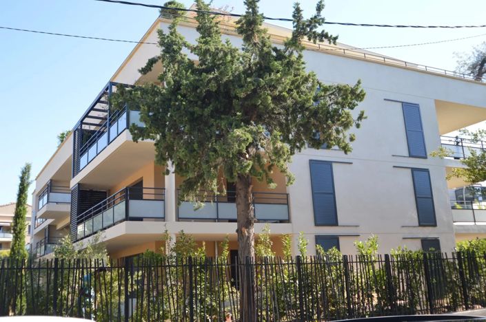 Image No.3-2 Bed Property for sale