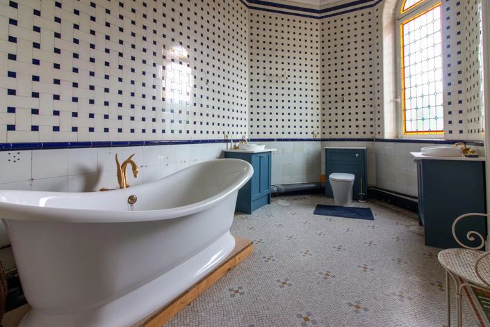 Image No.12-10 Bed House for sale