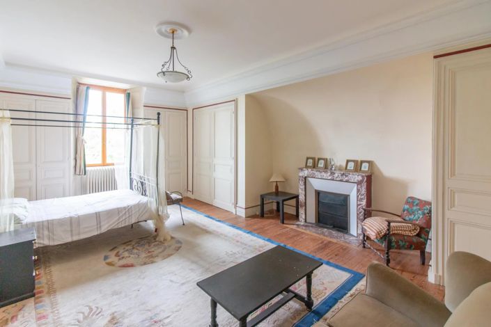 Image No.13-10 Bed House for sale