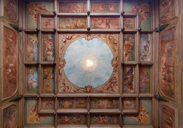 Image No.6-10 Bed House for sale