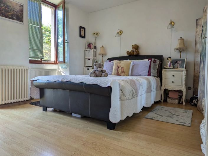 Image No.5-9 Bed House for sale