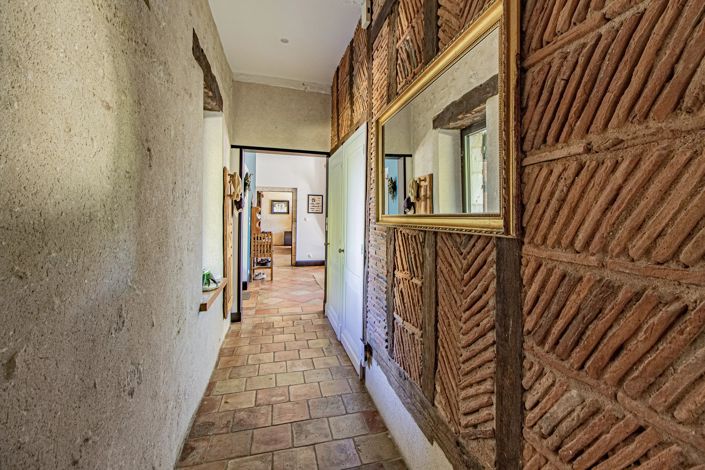 Image No.9-5 Bed House for sale