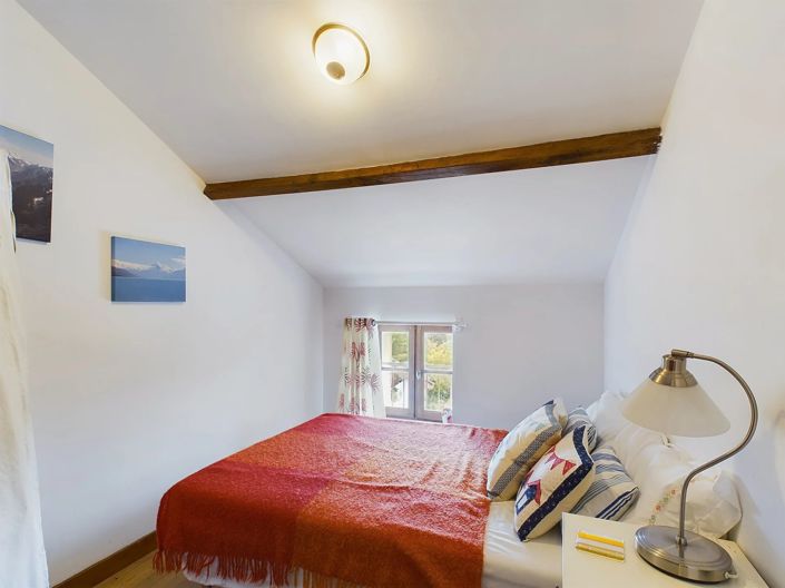 Image No.10-5 Bed House for sale