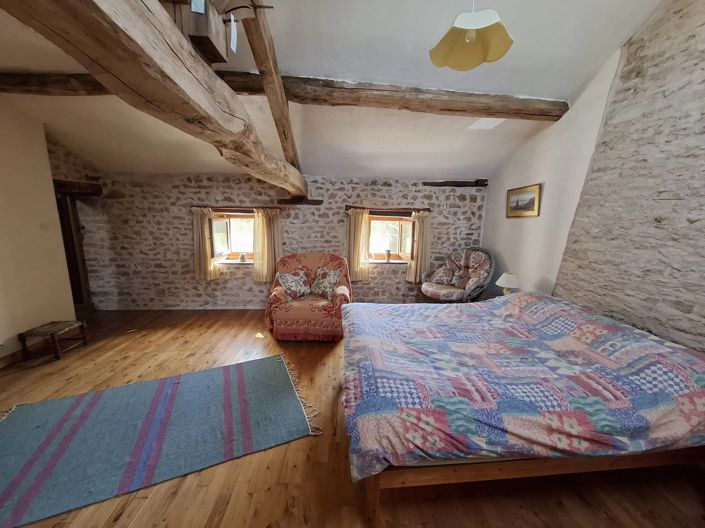 Image No.7-5 Bed House for sale