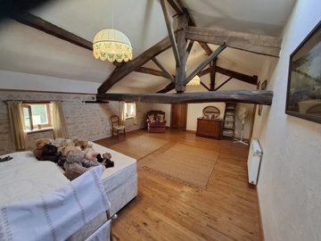 76dcd2c3085151835befe25e406ee70a5f0b834f28408