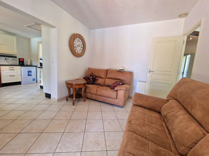 Image No.10-5 Bed House for sale