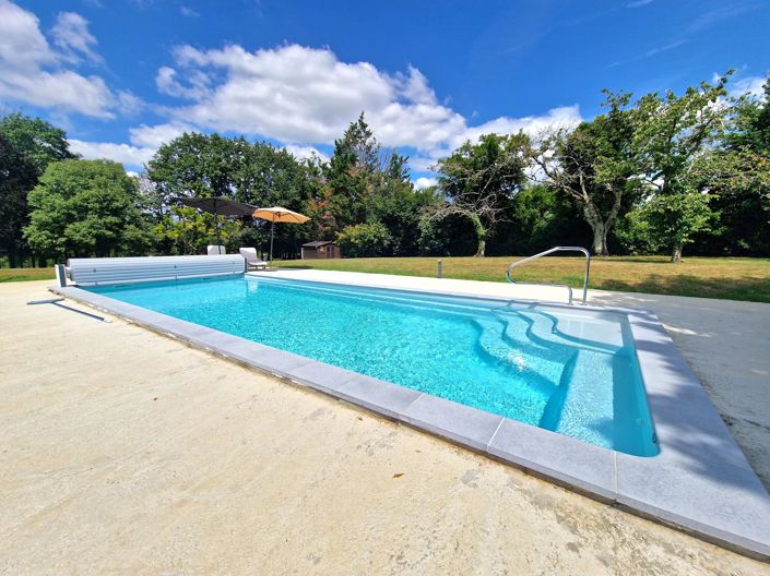 Image No.6-5 Bed House for sale