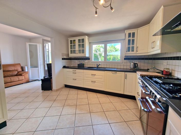 Image No.5-5 Bed House for sale