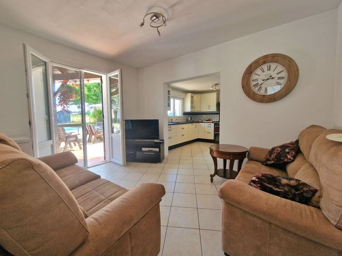 Image No.9-5 Bed House for sale