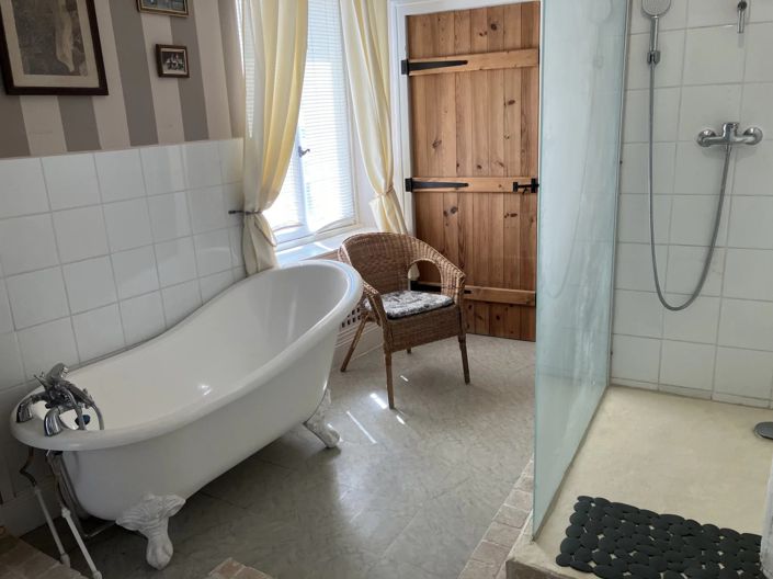 Image No.8-3 Bed House for sale