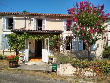 1 - Chalais, House