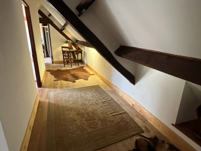 Image No.10-3 Bed House for sale