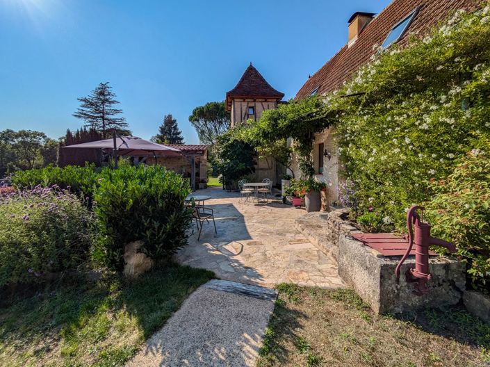 Image No.1-6 Bed House for sale
