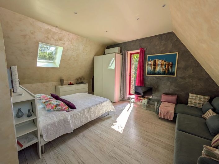 Image No.14-6 Bed House for sale