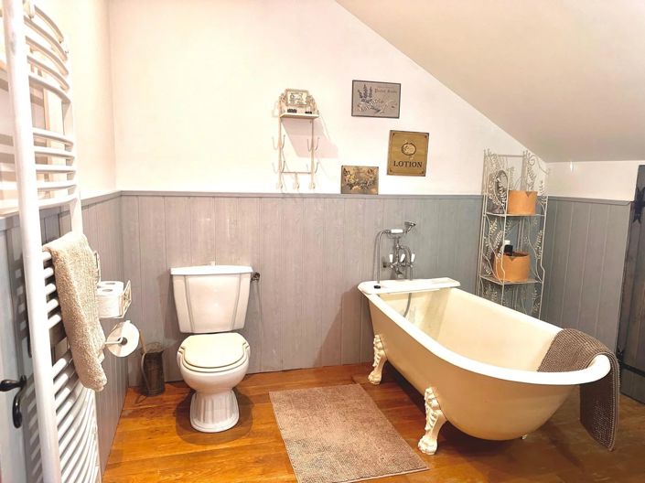 Image No.13-4 Bed Village House for sale