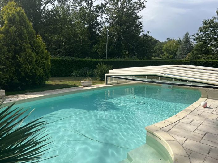 Image No.2-Maison de 5 chambres à vendre à Saint-Estèphe