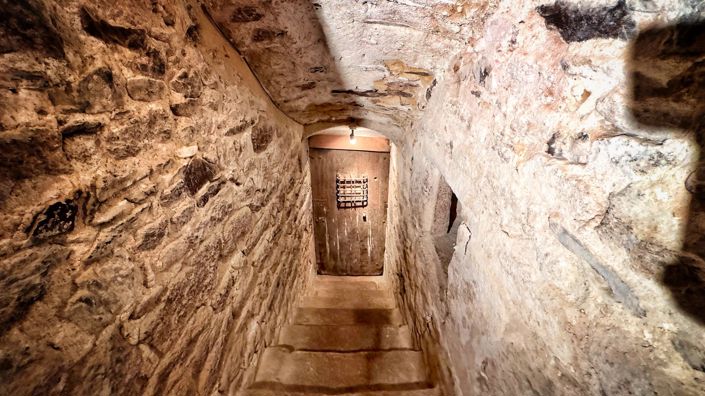 Image No.14-10 Bed House for sale