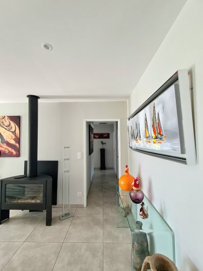 Image No.14-3 Bed House for sale