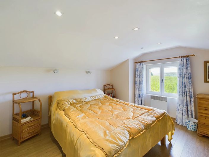 Image No.14-3 Bed House for sale