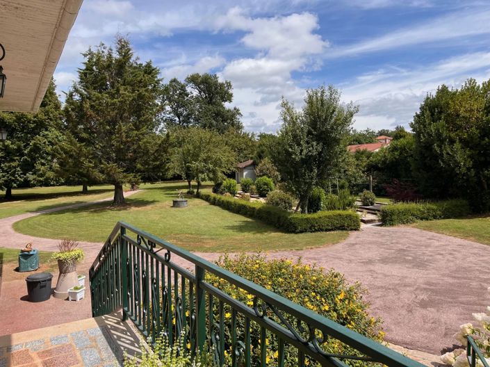 Image No.2-Maison de 8 chambres à vendre à Rochechouart