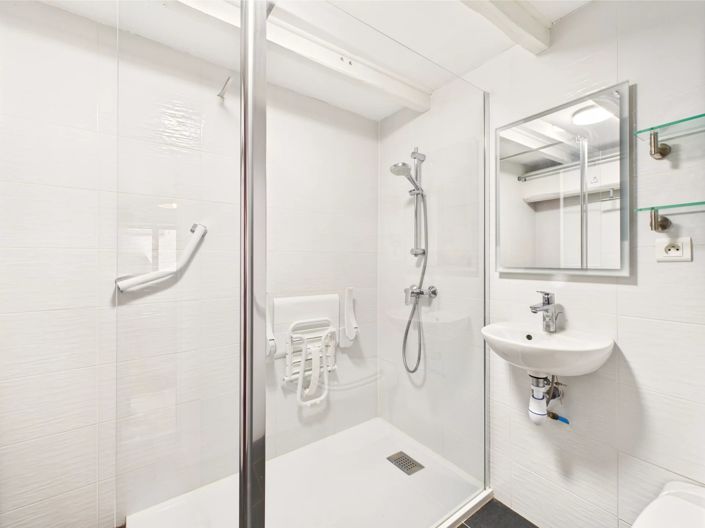 Image No.8-2 Bed House for sale